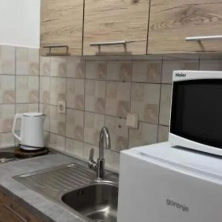 Natali - One Bedroom With Balcony App3 פודאצה
